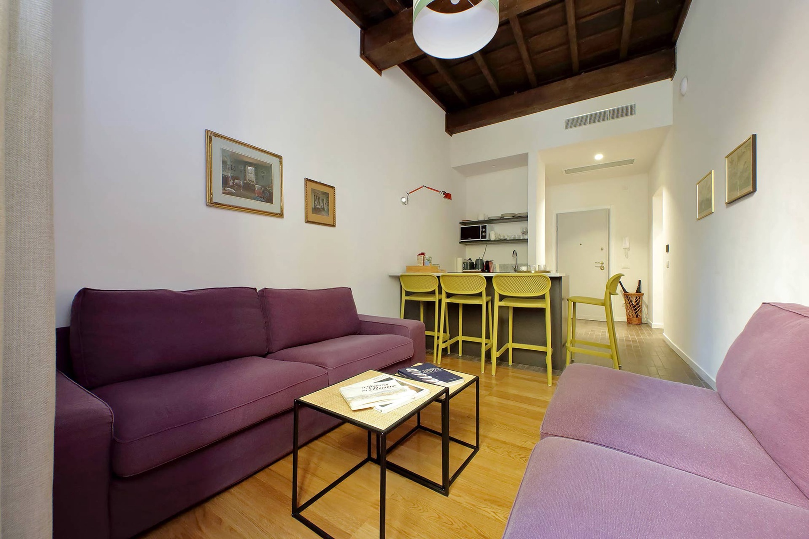 The Rosa is a cozy apartment in a central location in Rome.