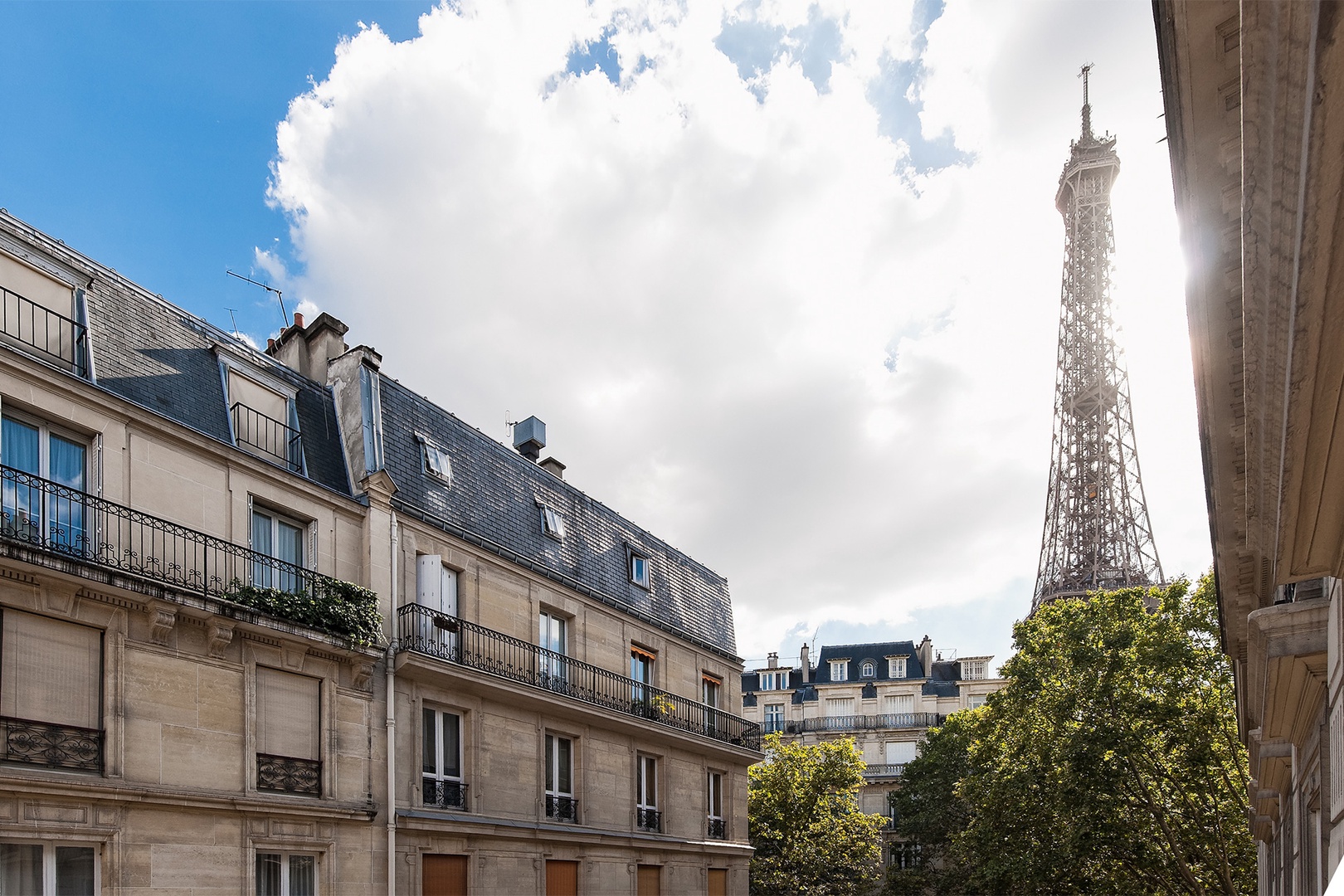 Welcome to the Montagny rental with an incredible view of the Eiffel Tower!