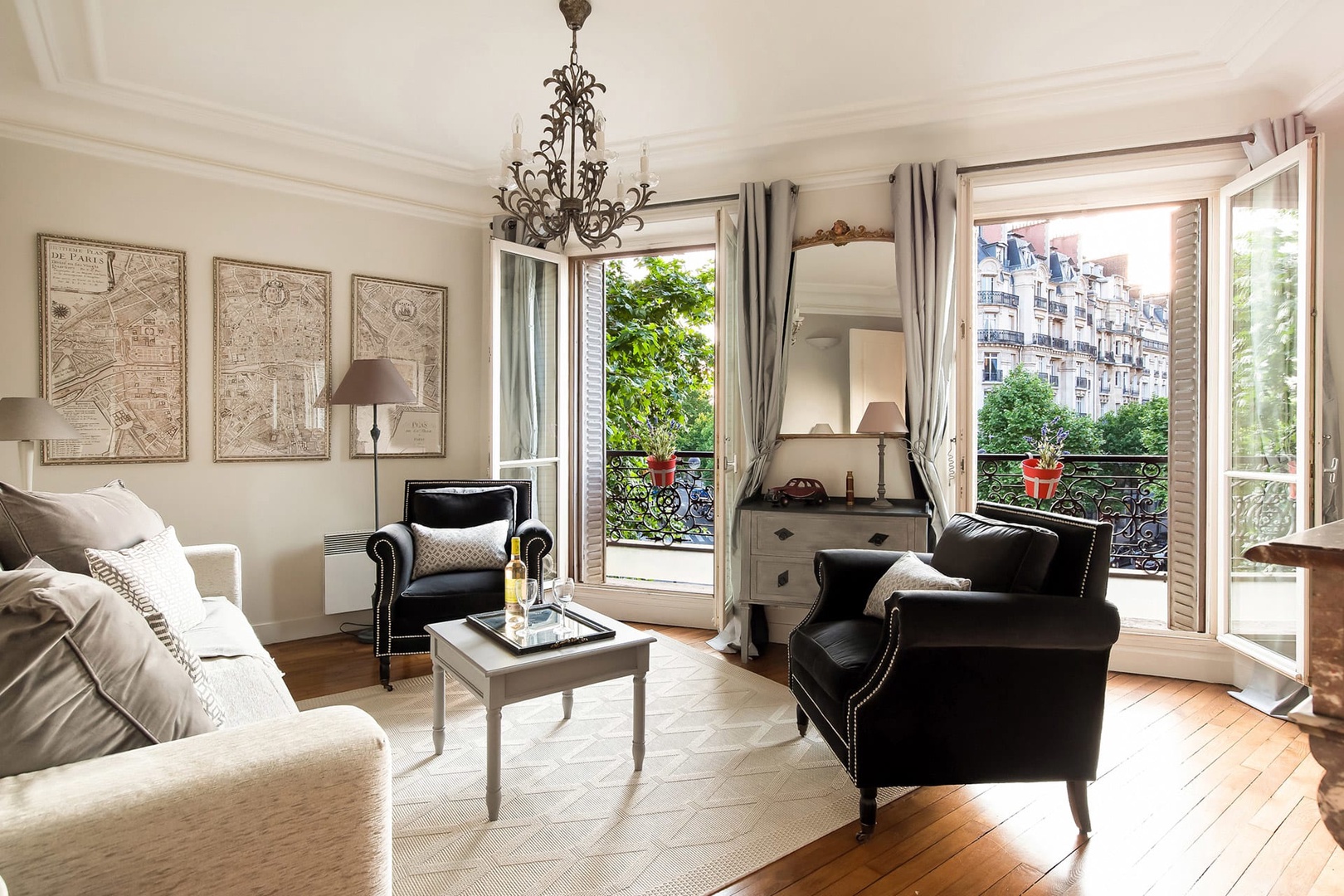 Welcome to the Volnay - enjoy a stunning view of the Eiffel Tower!