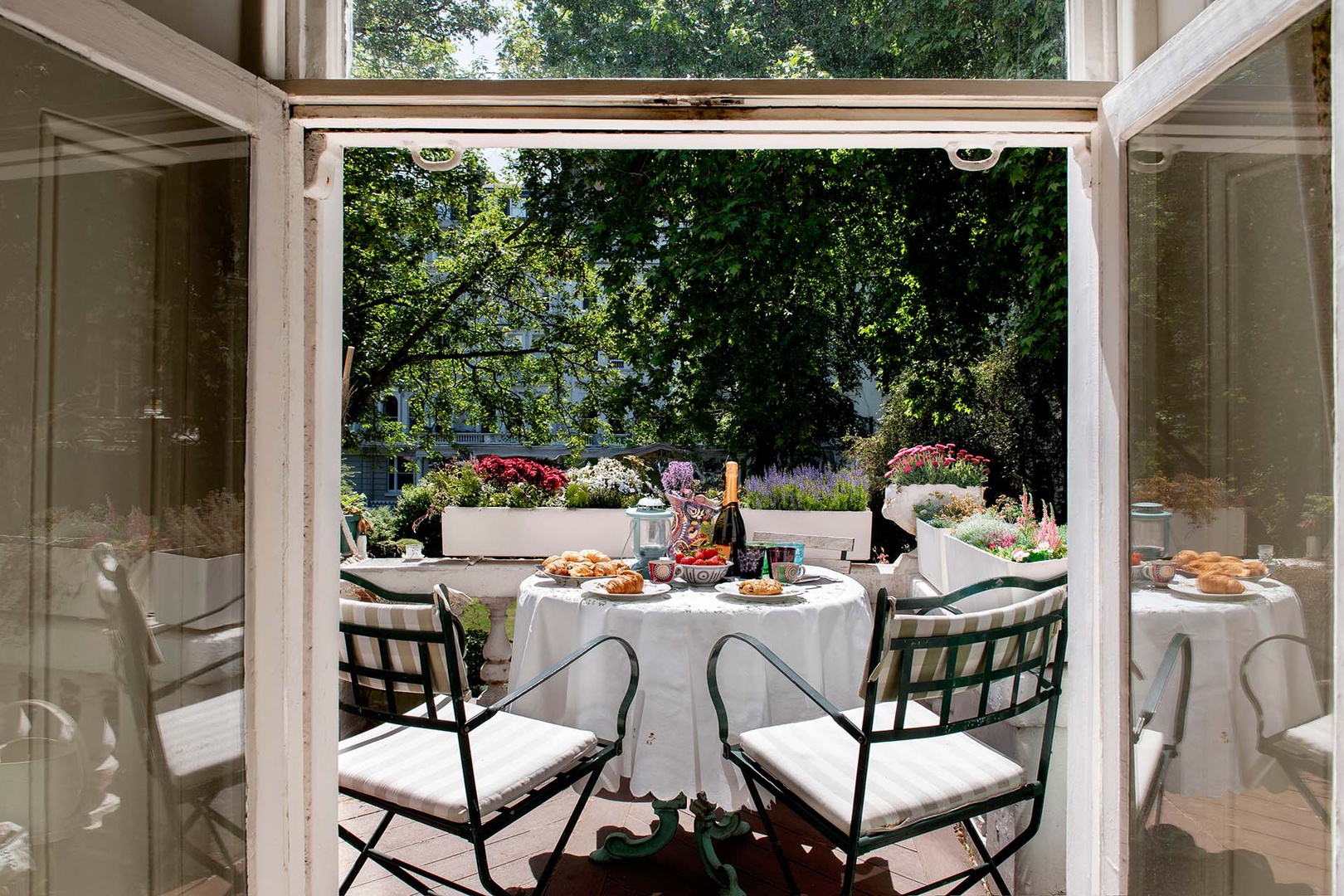 Enjoy dining al fresco or relaxing with a garden square view.