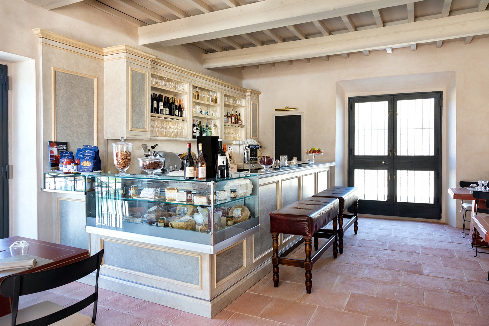 The on-site bistro serves delicious Tuscan specialties in a casual atmosphere. The shop offers local
