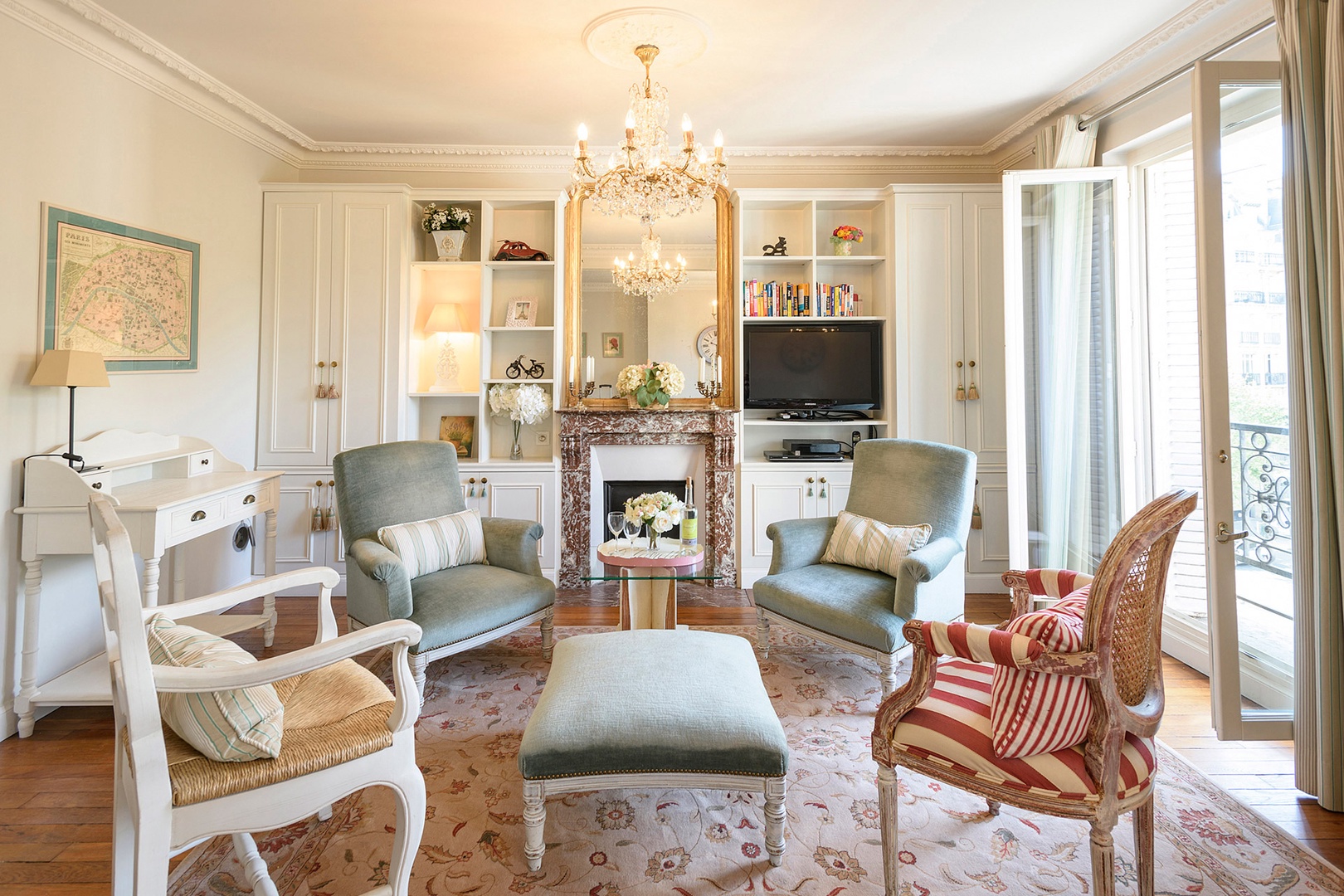Welcome to the quaint Clairette rental, decorated with a French flair!