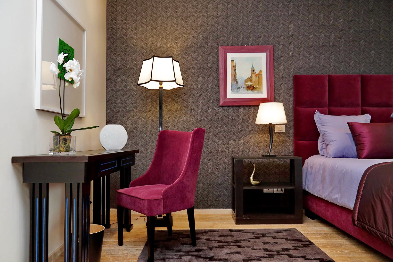 A sweet spot in Dolce's bedroom 1 to plan your time in Rome.