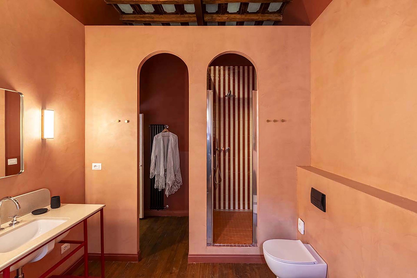 Gorgeous shower design in en suite bathroom.