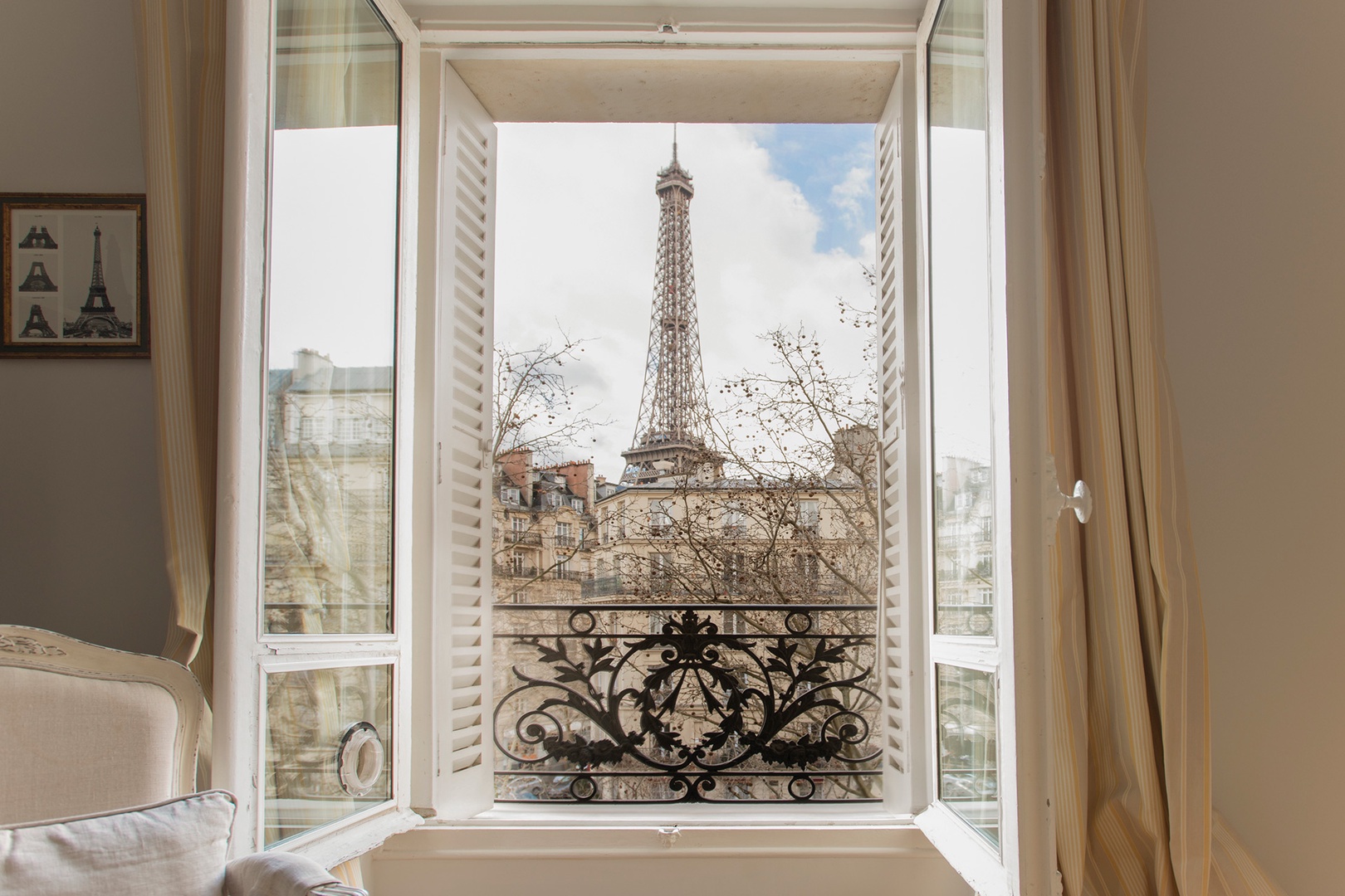 Welcome to the Jasnieres rental with picture-perfect views of the Eiffel Tower!