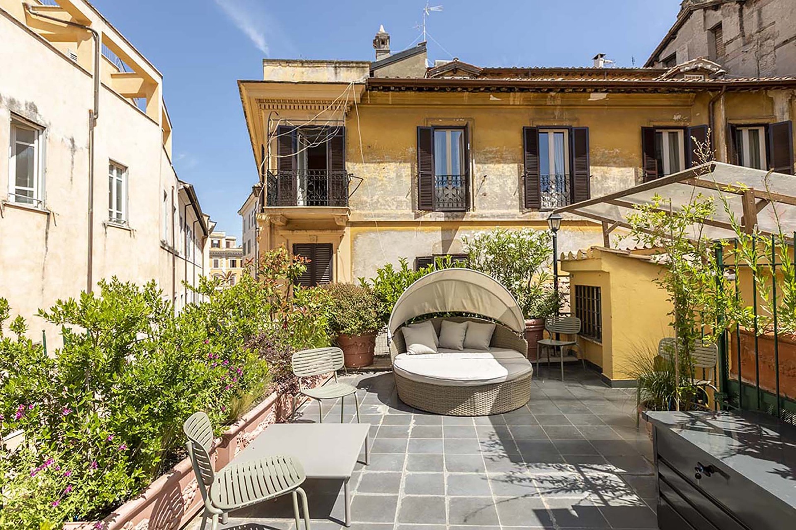 Luxury terrace in the heart of Rome.