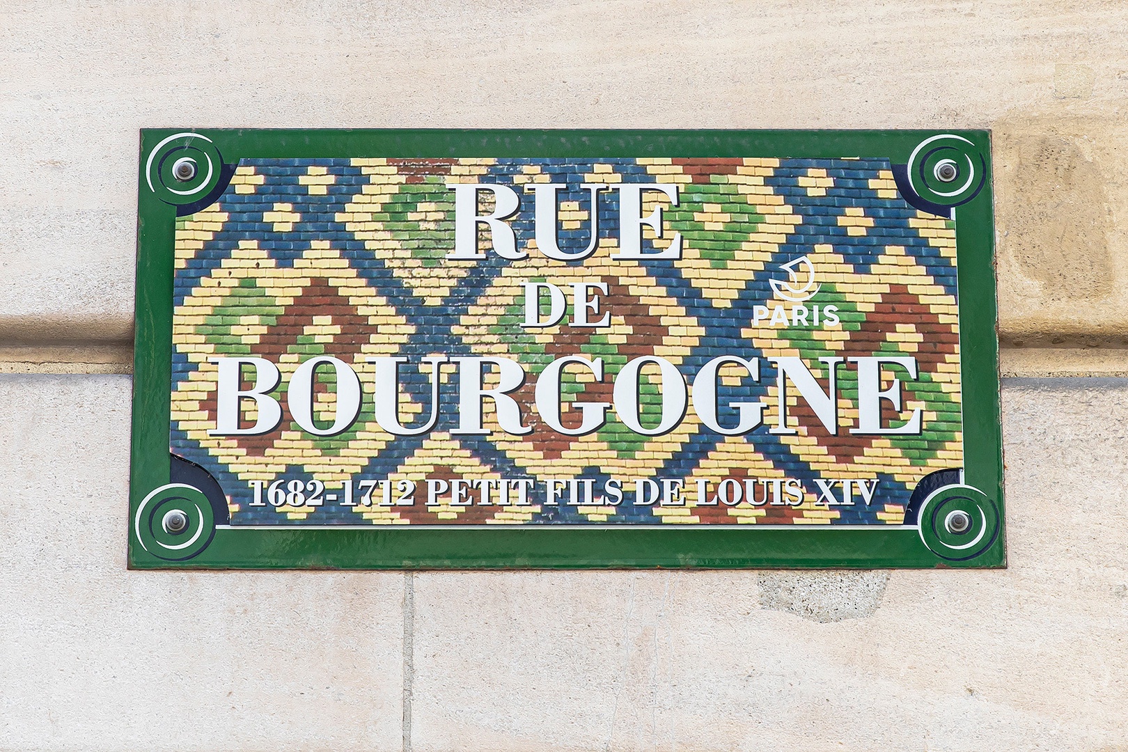 Stay on the historic rue de Bourgogne in the 7th arrondissement!