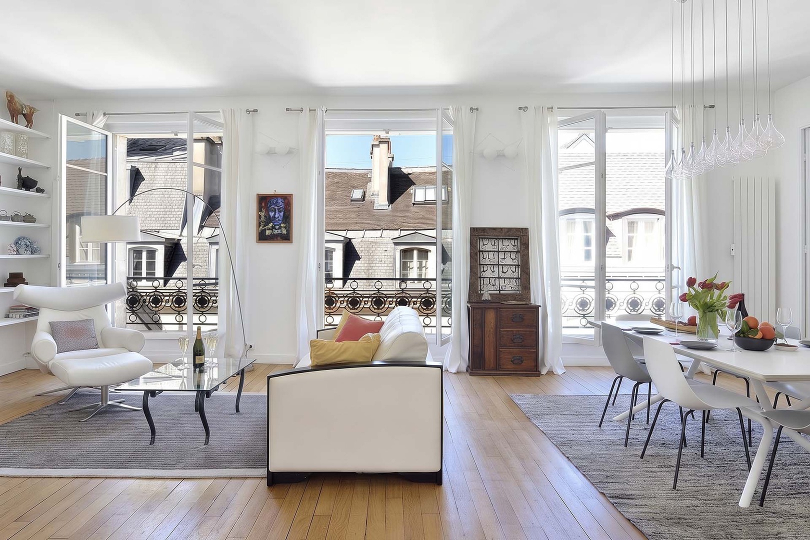 Welcome to the light-filled Pinot apartment in the Marais!