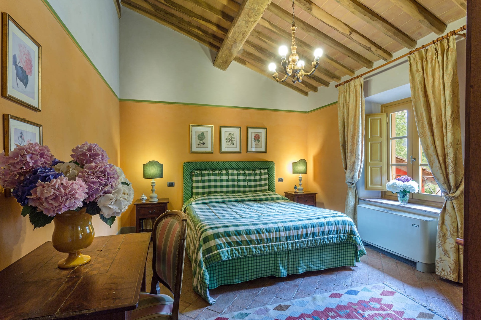 Bedroom with traditional charm and ambience