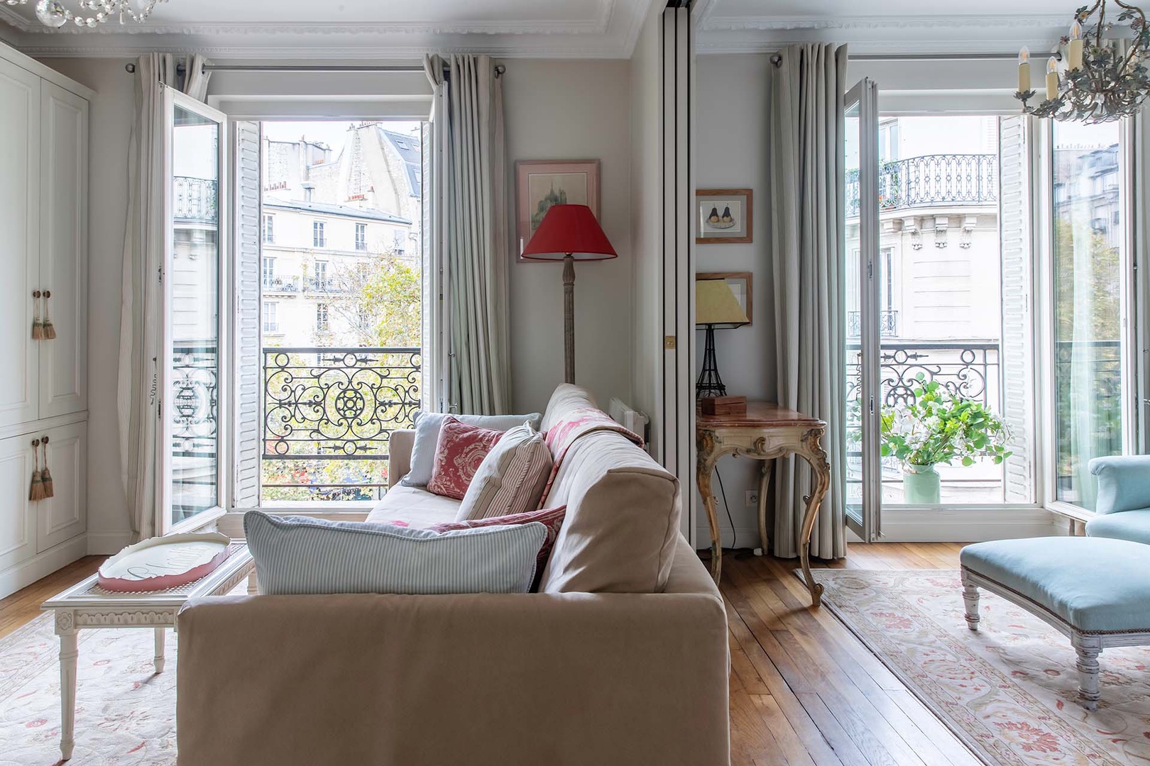 Welcome to the quaint Clairette rental, decorated with a French flair!