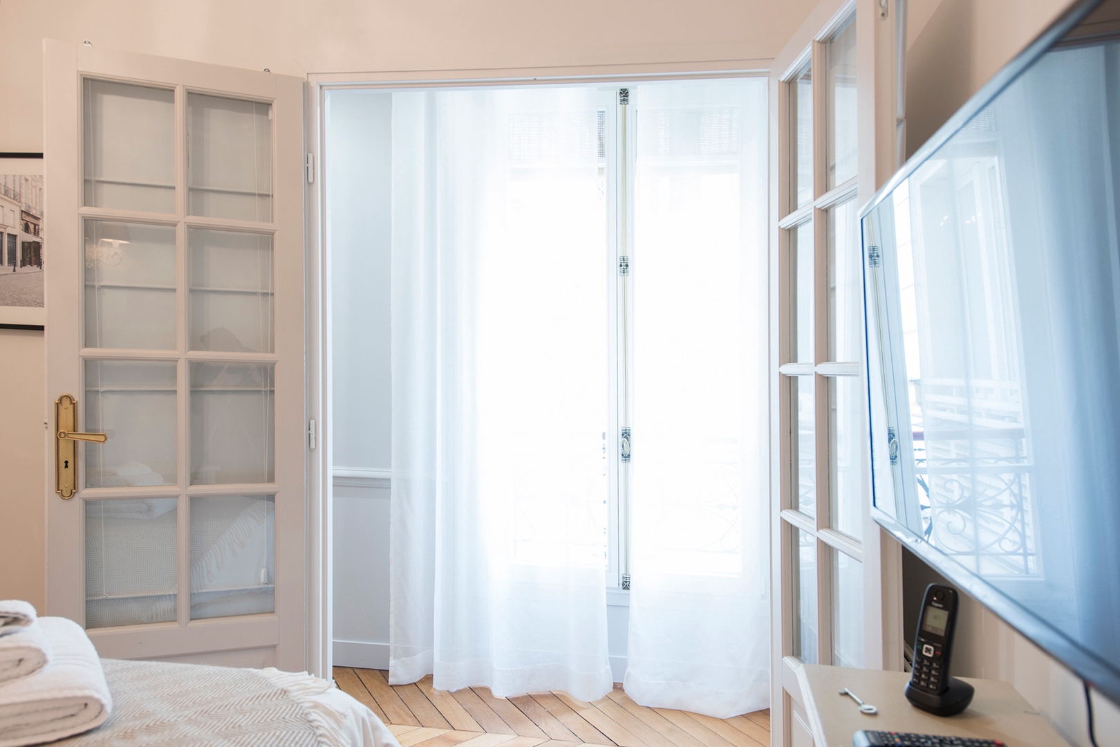 Gorgeous morning light streams into bedroom 1.