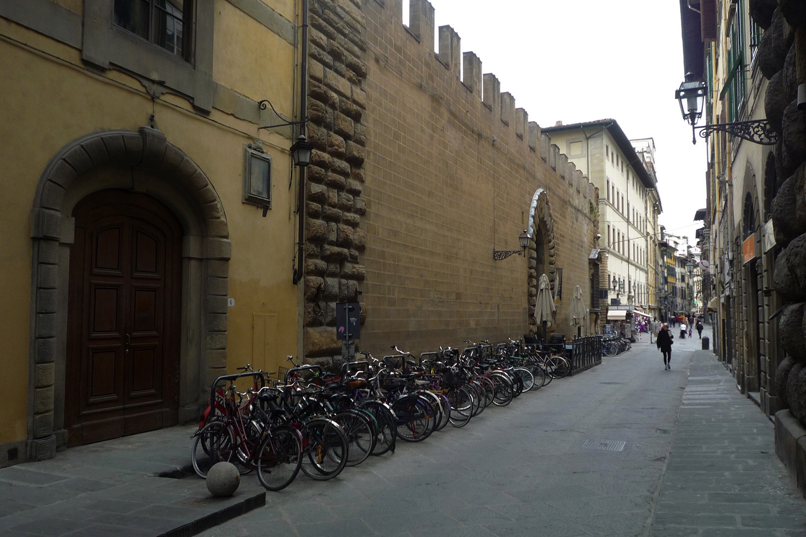 This is the facade of the Riccardi Library built in the 1600's on Via dei Ginori.