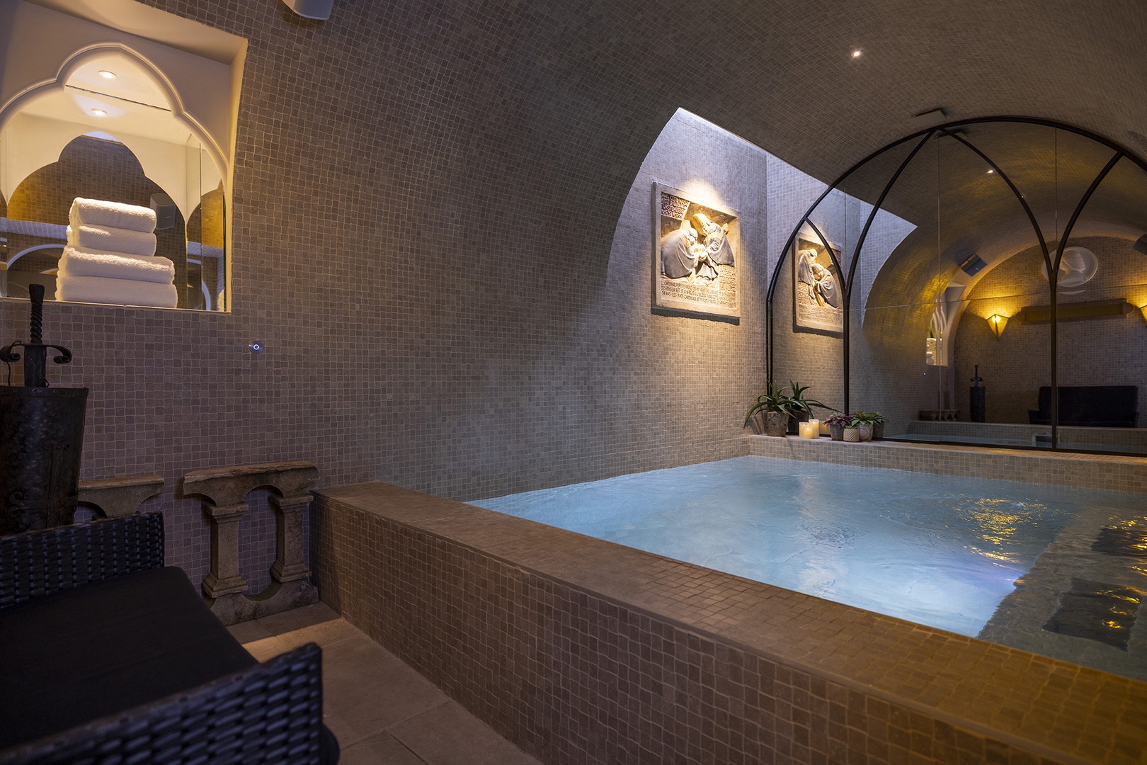 The Vouvray features a private spa and swimming pool on the lower level - a remarkable feature!