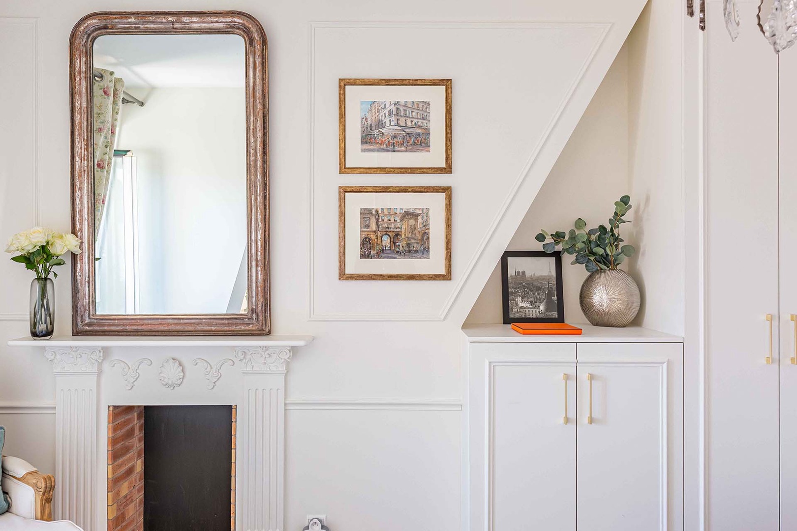 There is lots of storage in the bedroom for all your belongings.