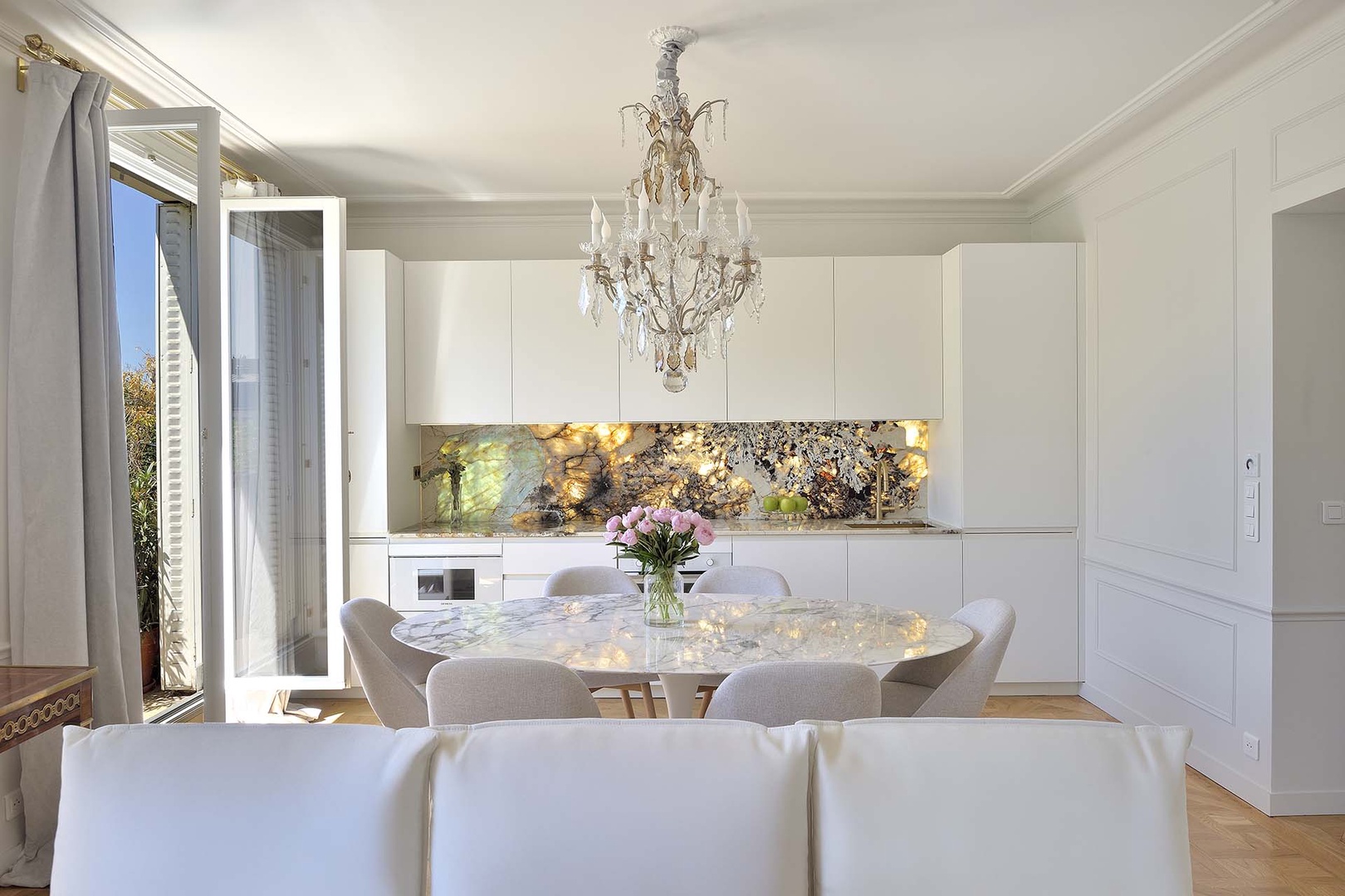 Stunning marble back splash in the kitchen.
