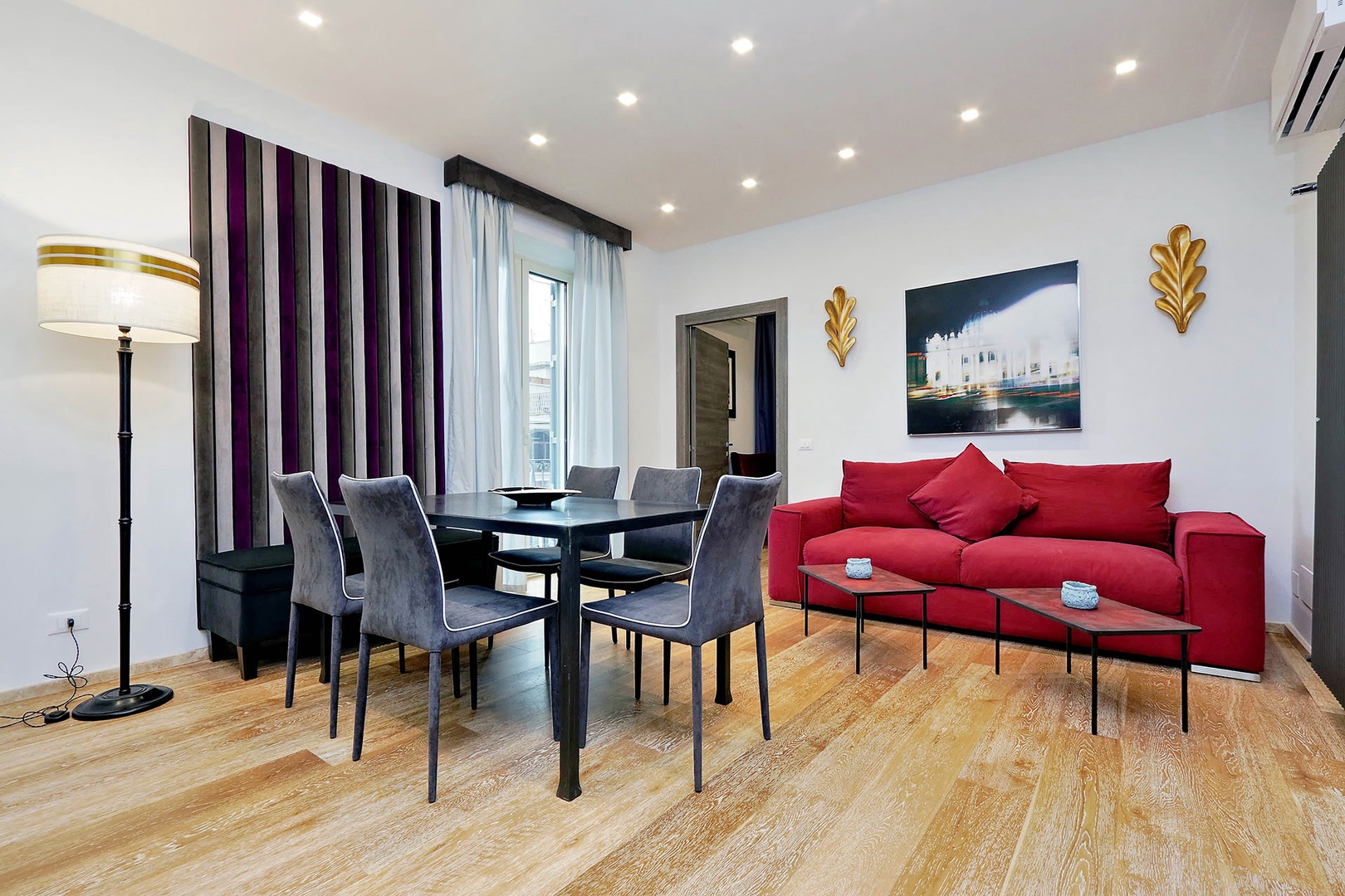 Welcome to the elegant Vita vacation rental near the Spanish Steps.