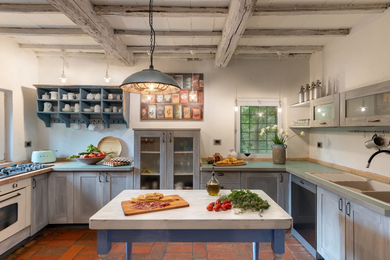 Fully equipped kitchen