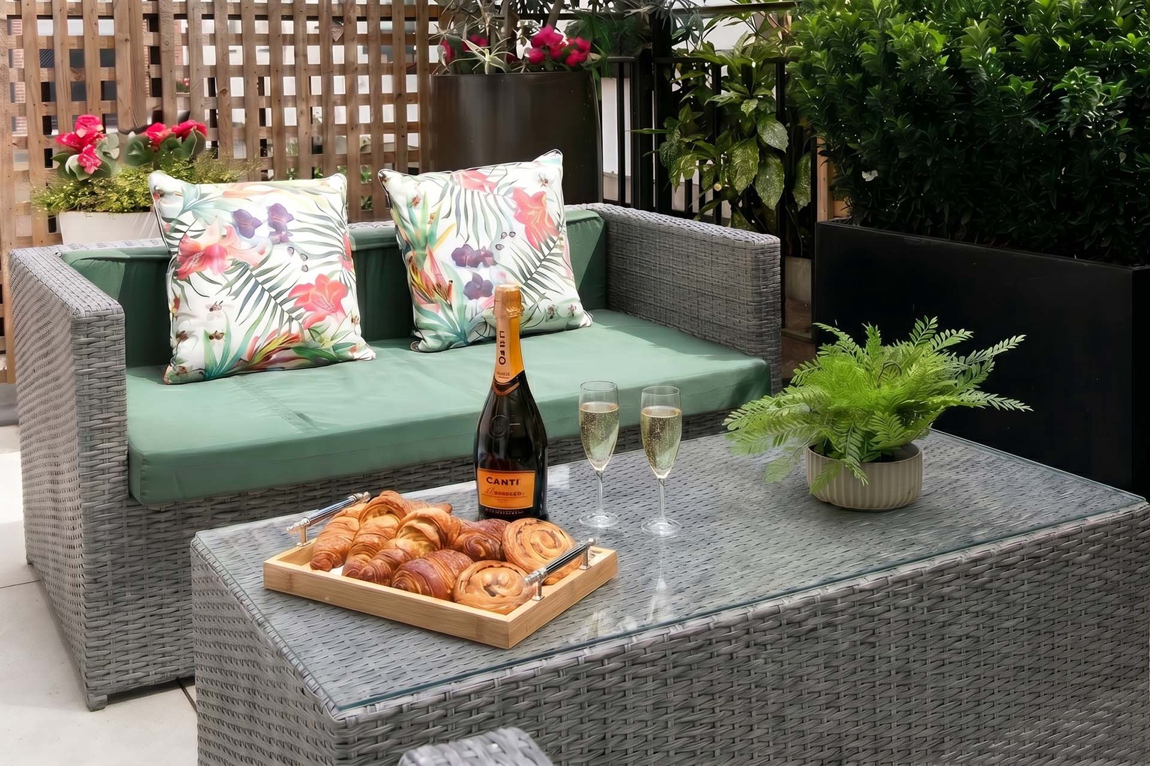 Rare to have this kind of outdoor space in the heart of London!