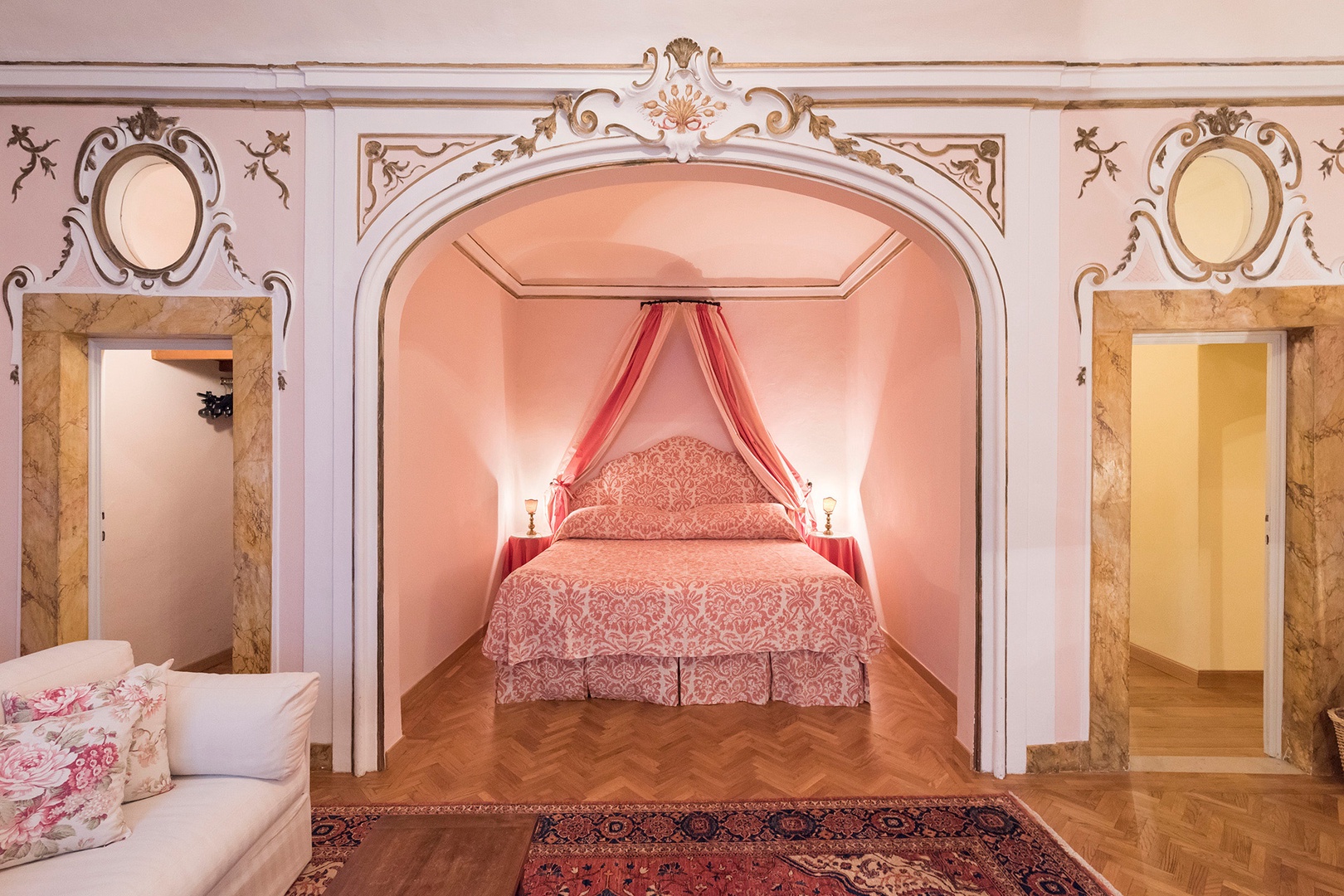 The namesake 'alcove' in regal bedroom 2. Bed can be prepared together or as two beds.