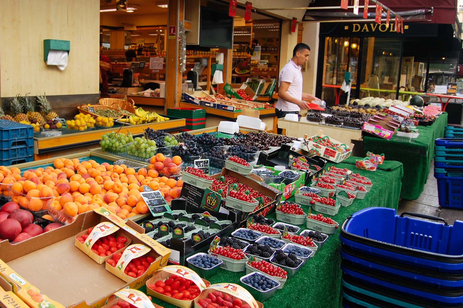 Enjoy a 5 minute walk to Rue Cler market street.