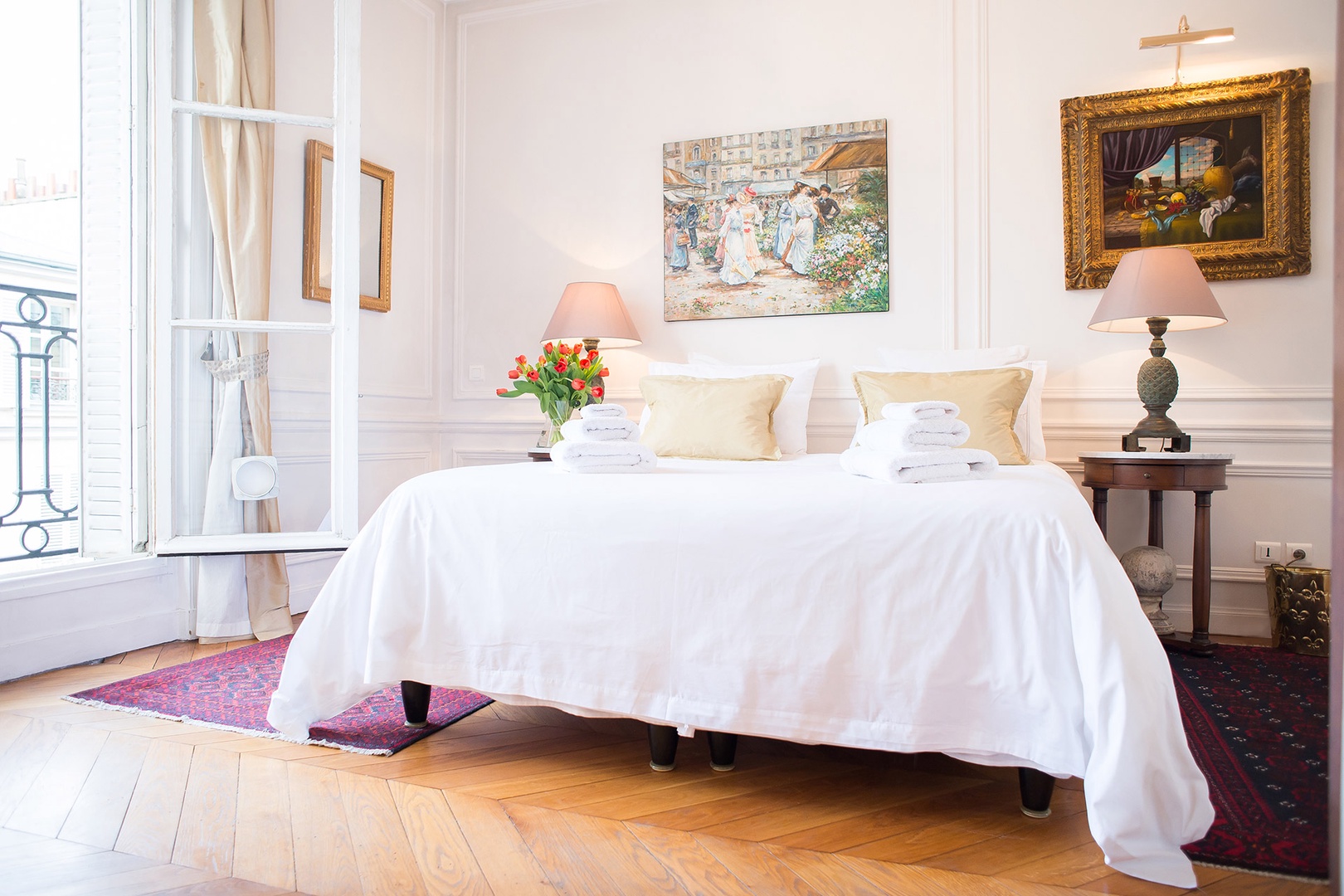 Large windows in bedroom 3 let in lots of natural light.