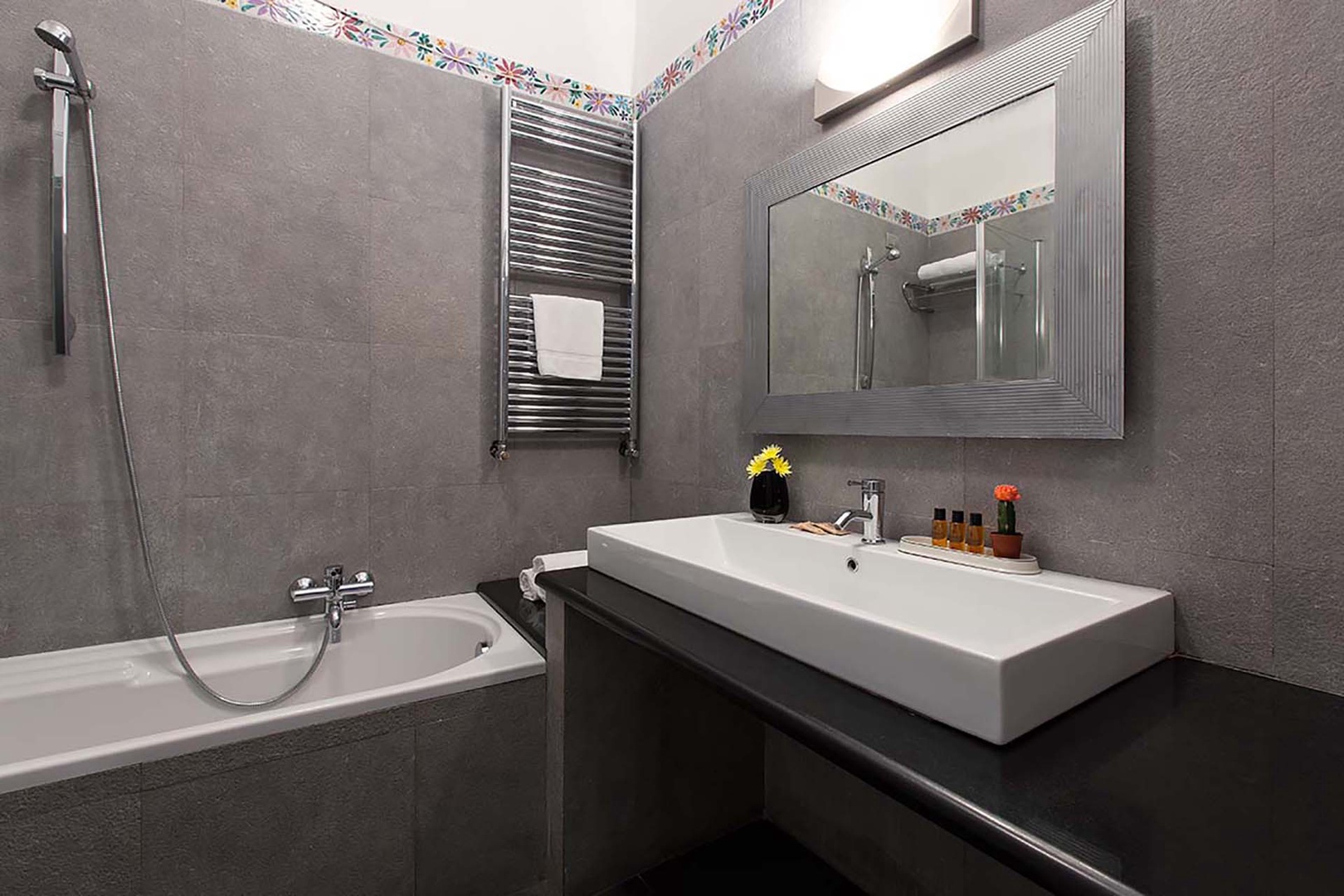 Bathroom shared by bedrooms 2, 4 & 5