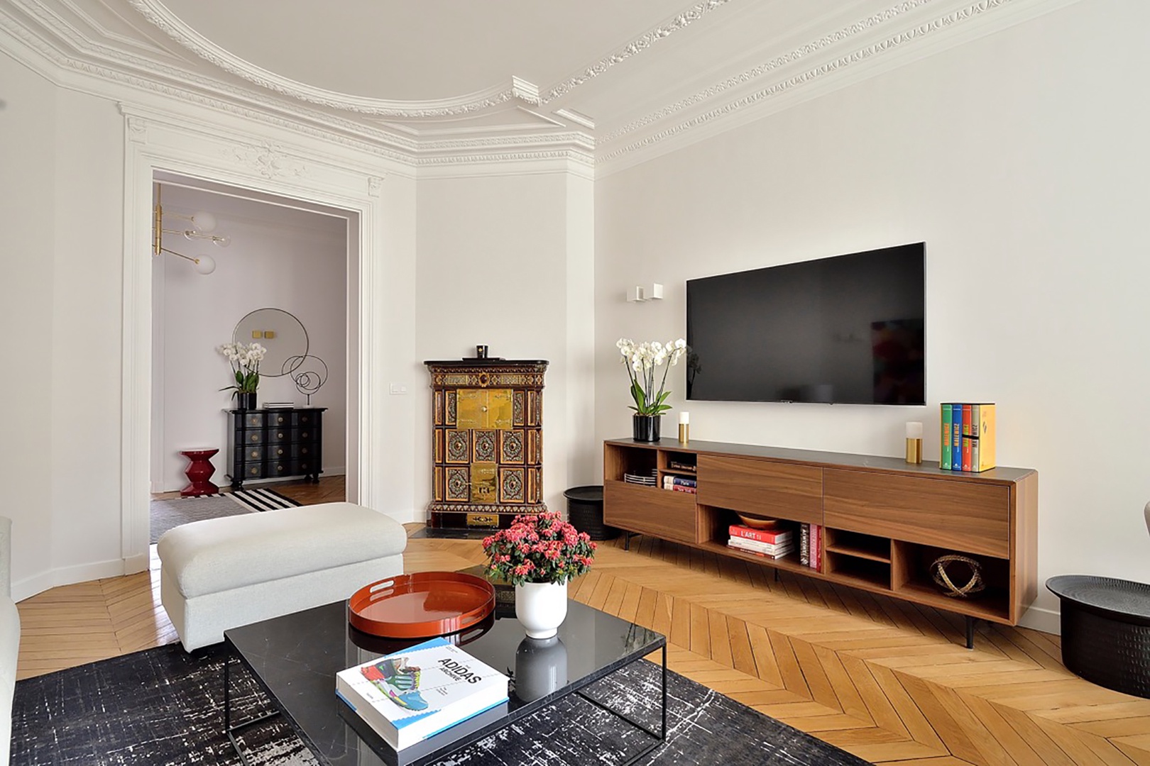 Large flat screen TV in the sitting room.