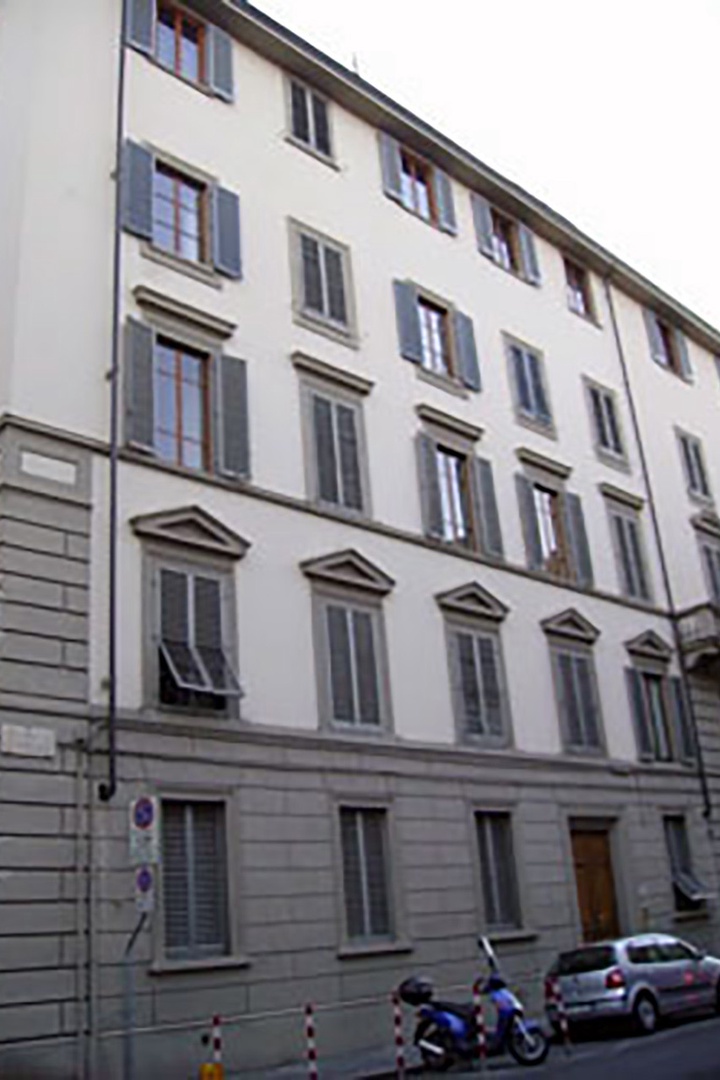 Handsome Vespucci apartment building facade.
