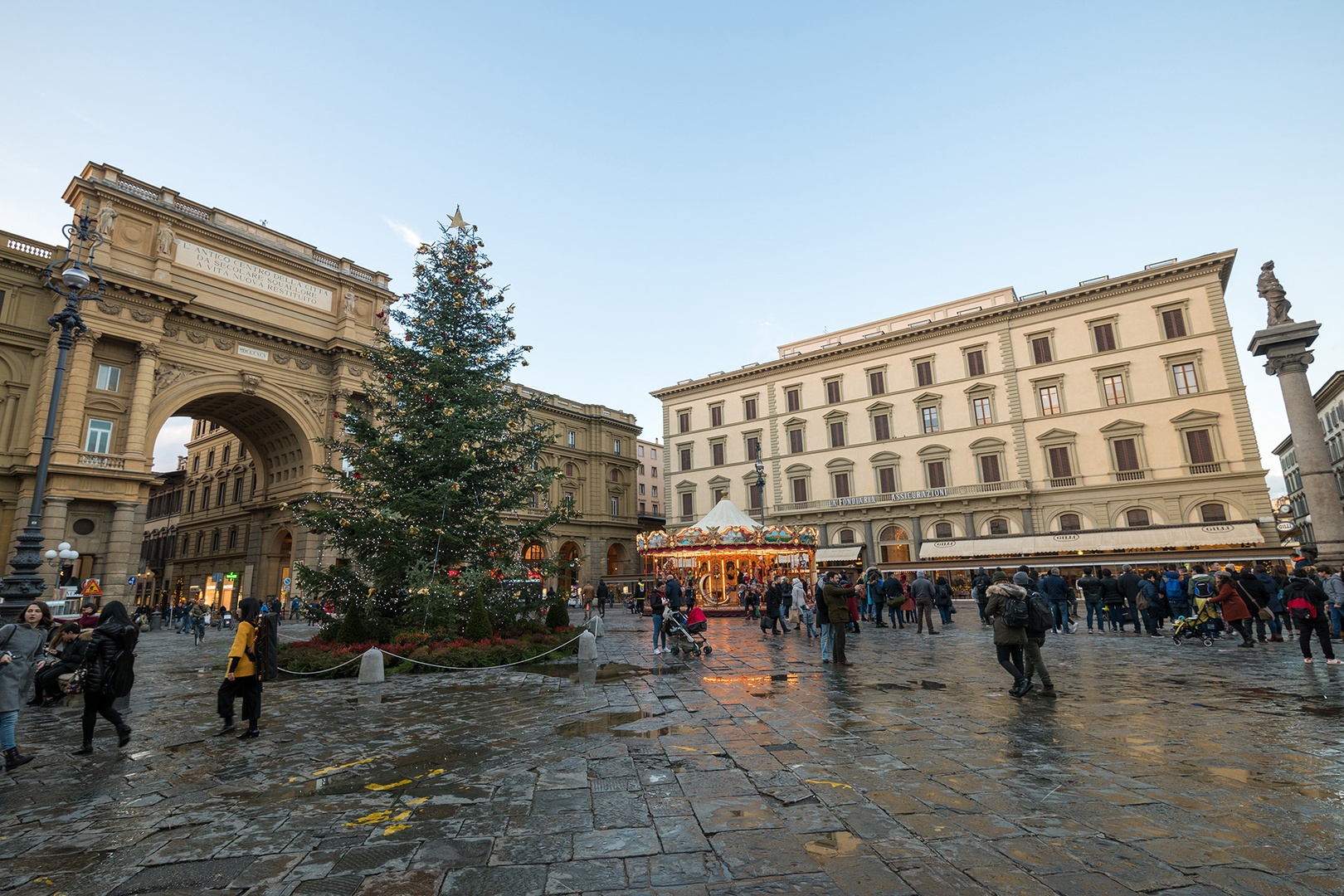 Piazza della Repubblica with its fine cafes, restaurants, merry-go-round & triumphal arch is nearby.