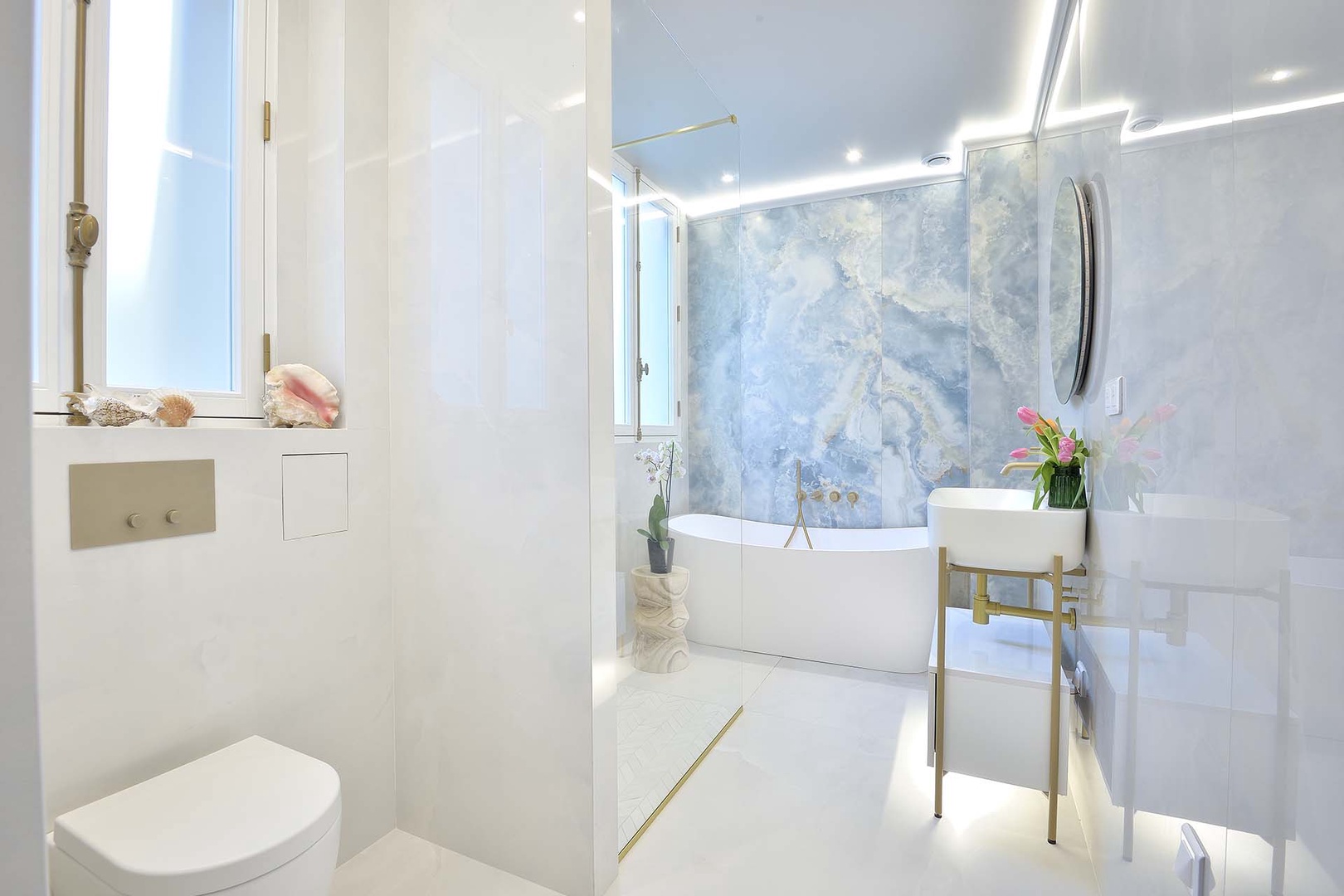 Spacious bathroom 2 has separate bathtub - a lovely feature!