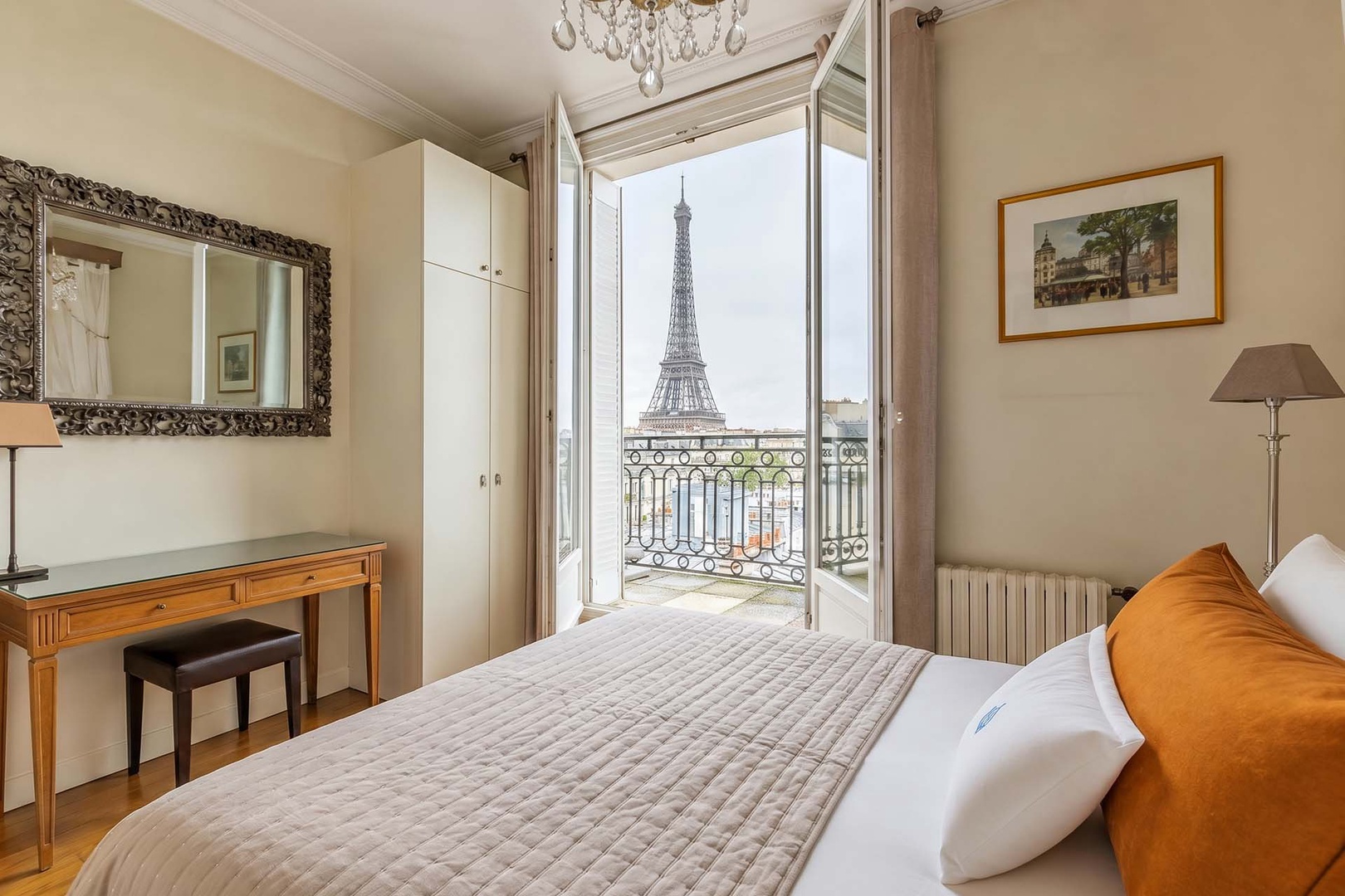 Wake up each morning to glorious views of Paris.