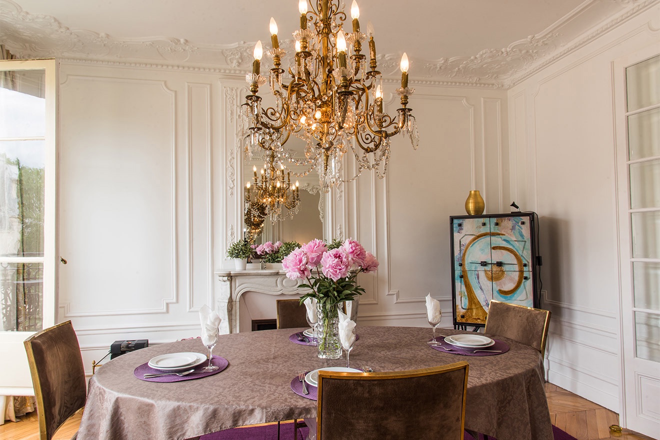 Host dinner parties in this chic space.