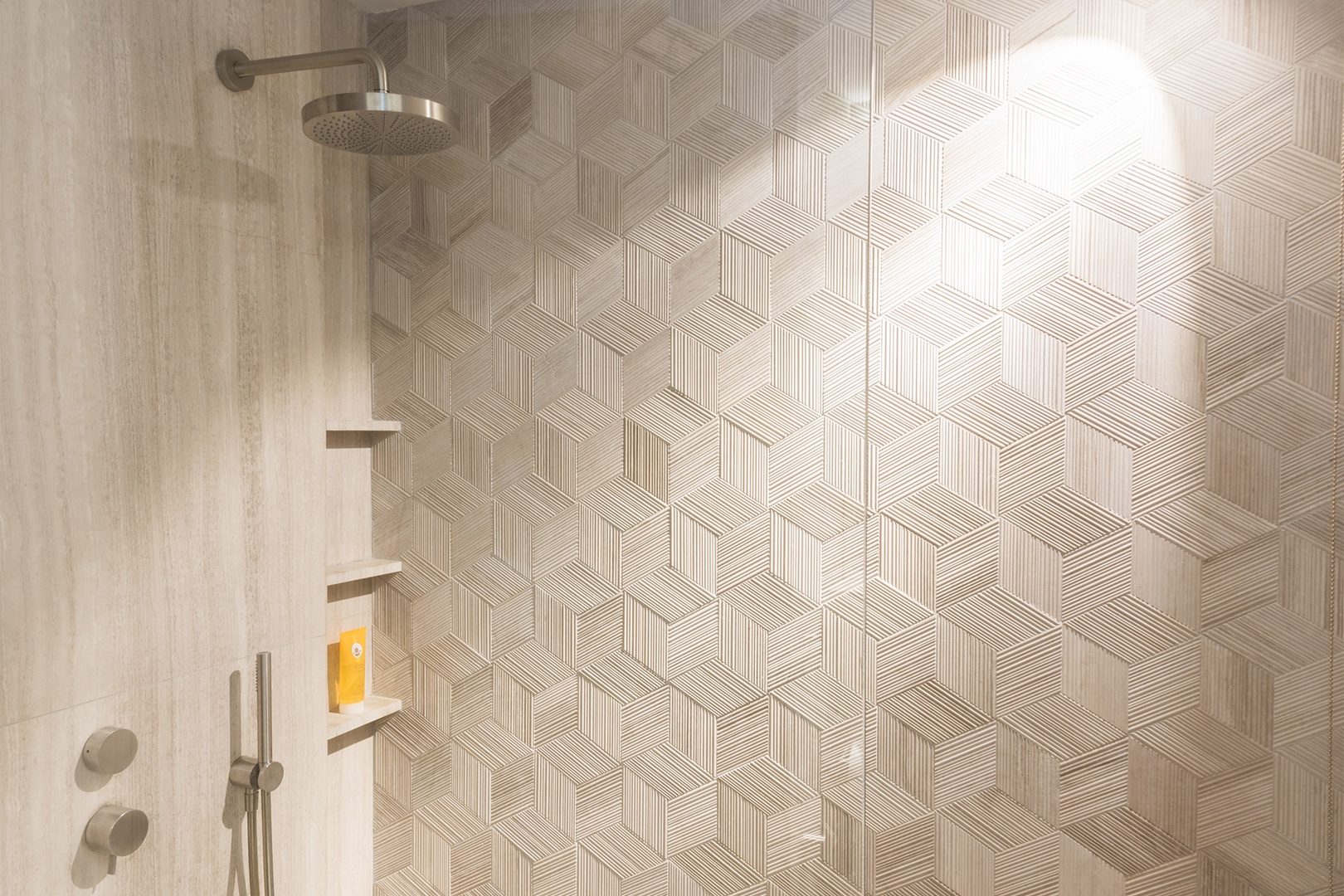 Textured feature wall in the large shower