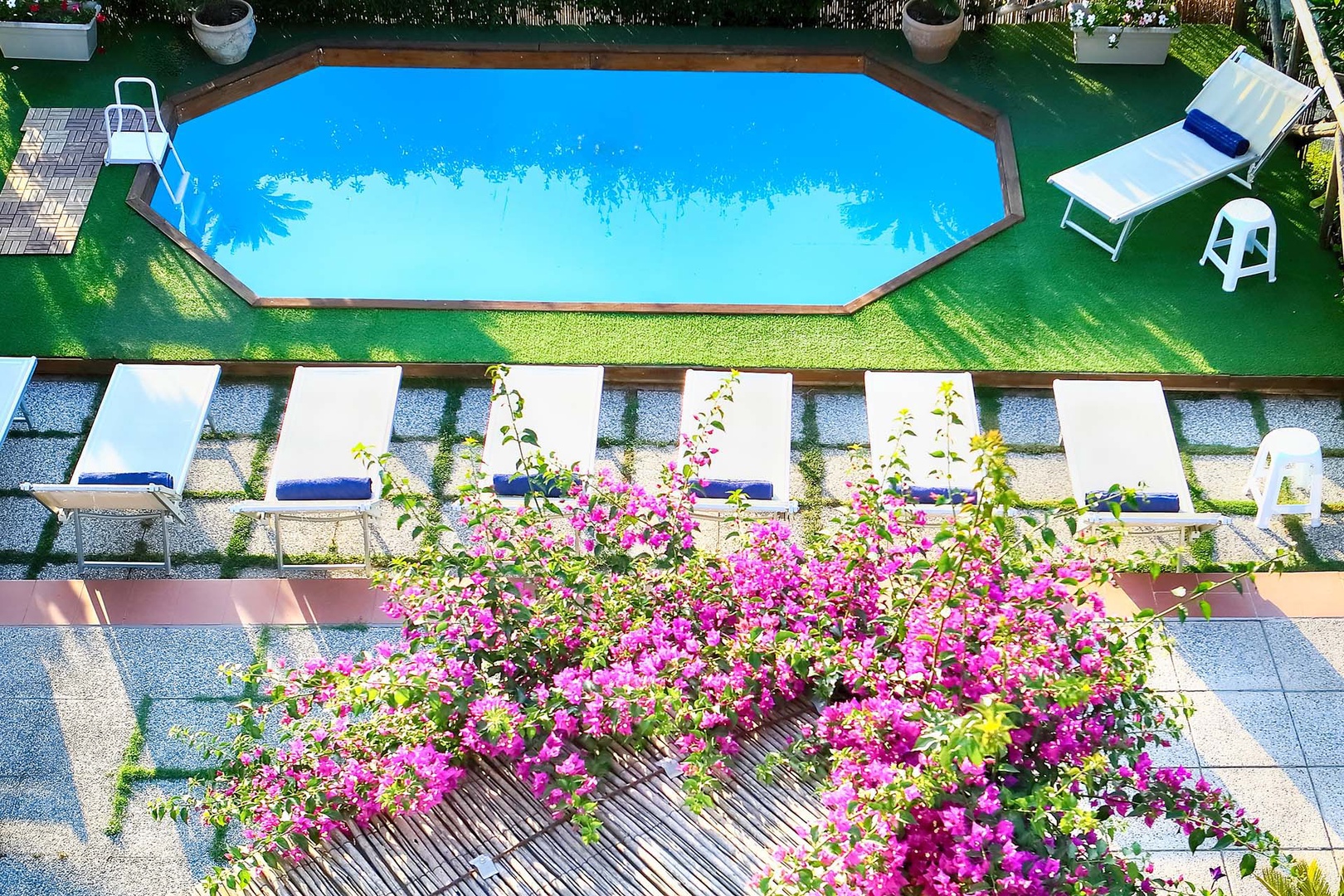 Bougainvillea and views - a dream!