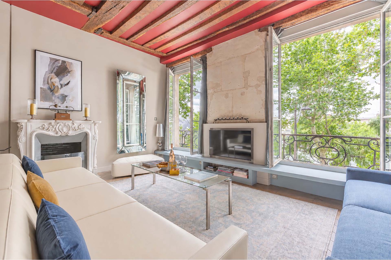 Welcome to the chic Ladoix vacation rental.