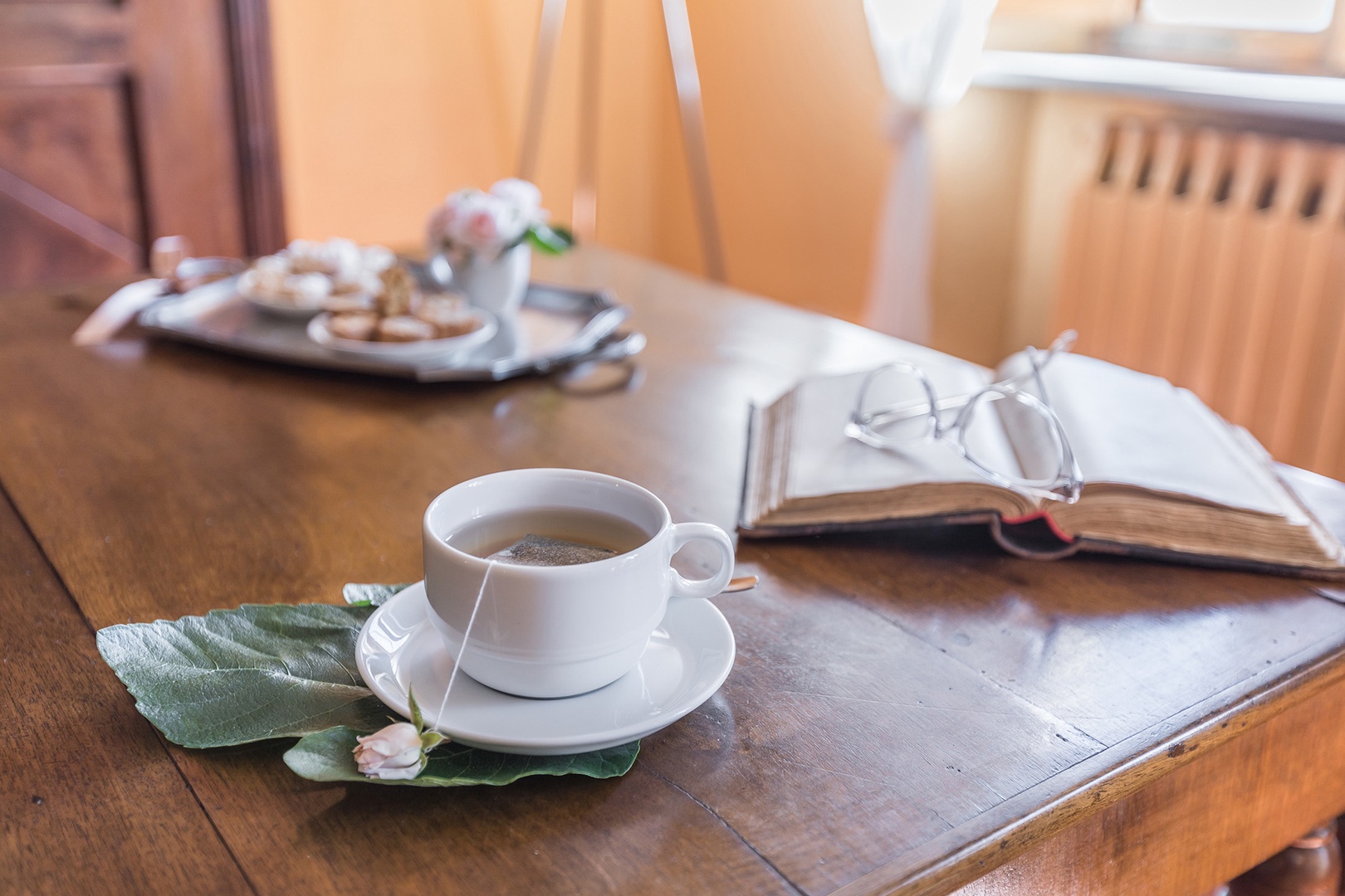 Enjoy your morning coffee or do some work at the writing desk in front of the windows.