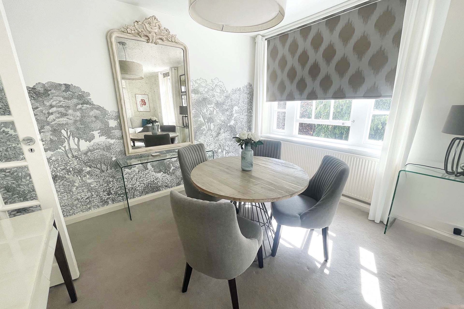 Elegant round table for relaxed dining at home.