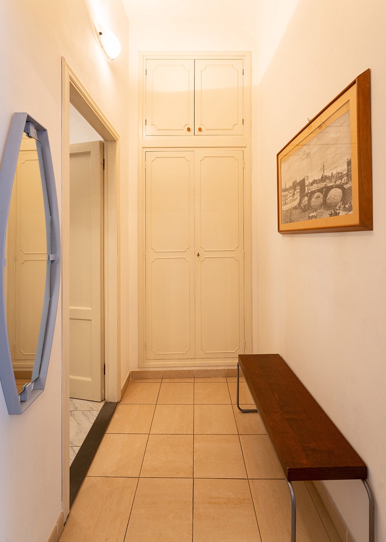 Little foyer in front of the bathroom.