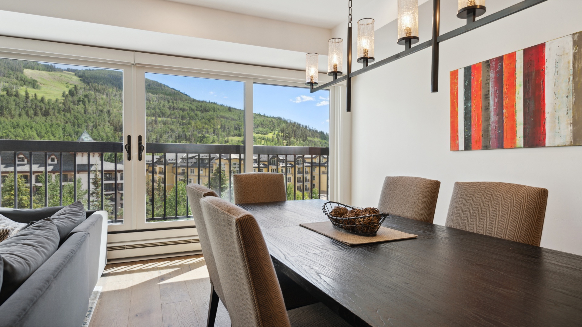 Savor meals at your dining table while soaking in sweeping mountain views through floor-to-ceiling windows—your perfect backdrop for morning coffee or evening gatherings.