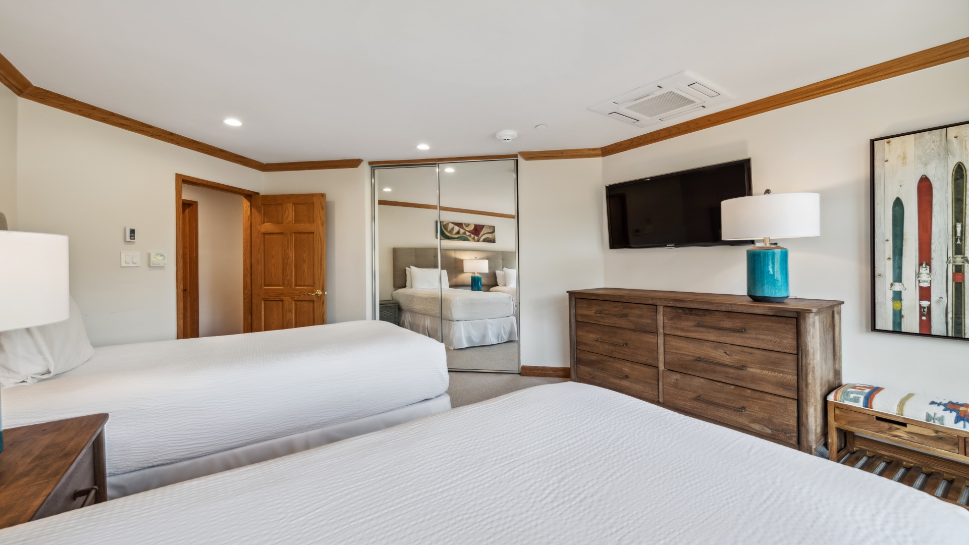 vailspa-315-4194_53288772115_o