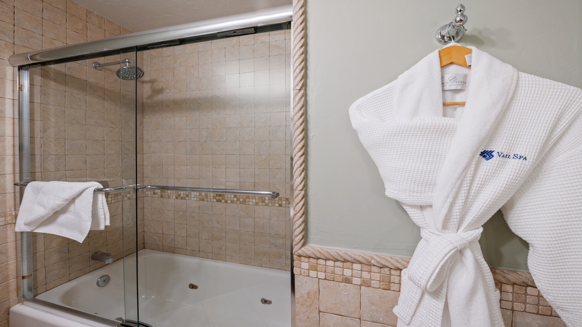 vailspa-203-7953_54704846871_o