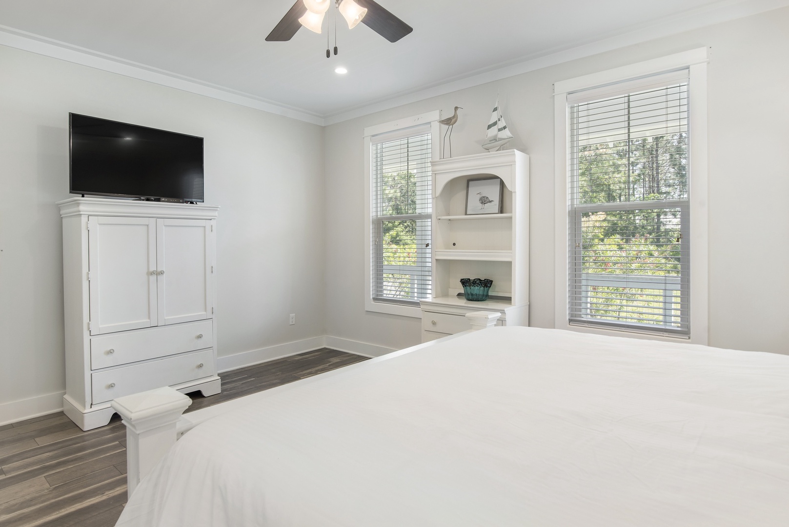The ground-floor master suite offers a king size bed and large private bathroom!