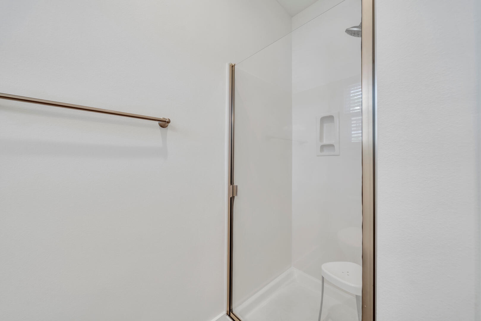 The full-size guest bathroom with walk-in shower!