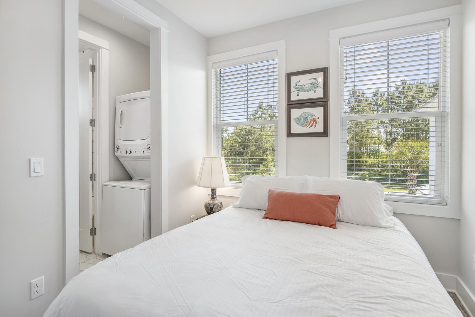 The carriage house suite includes a queen bedroom and extra washer/dryer!