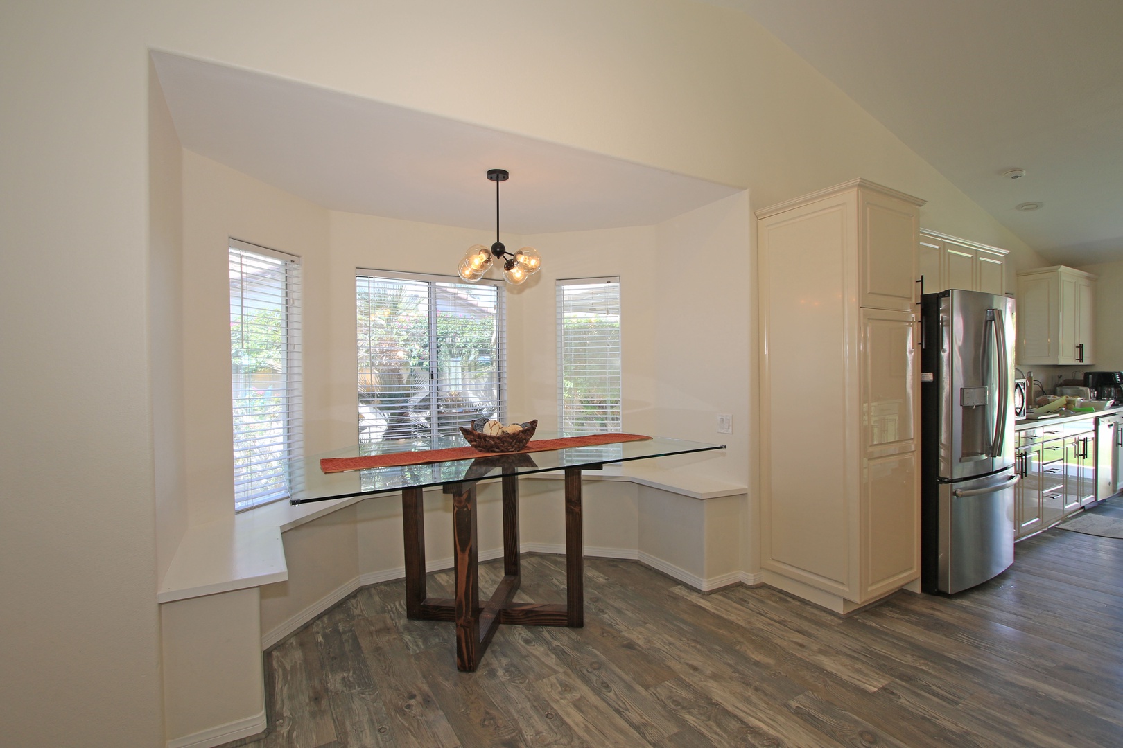 Dining Nook off Family Room & Kitchen