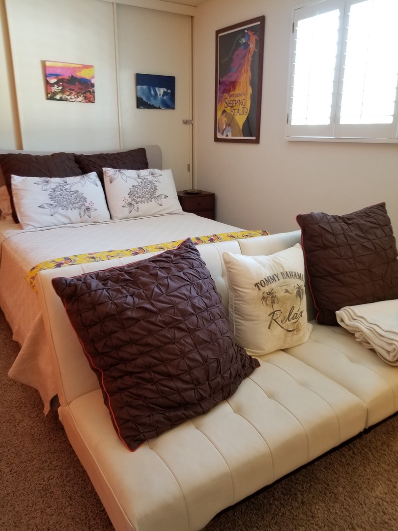 Futon in Guest Room is Double Bed