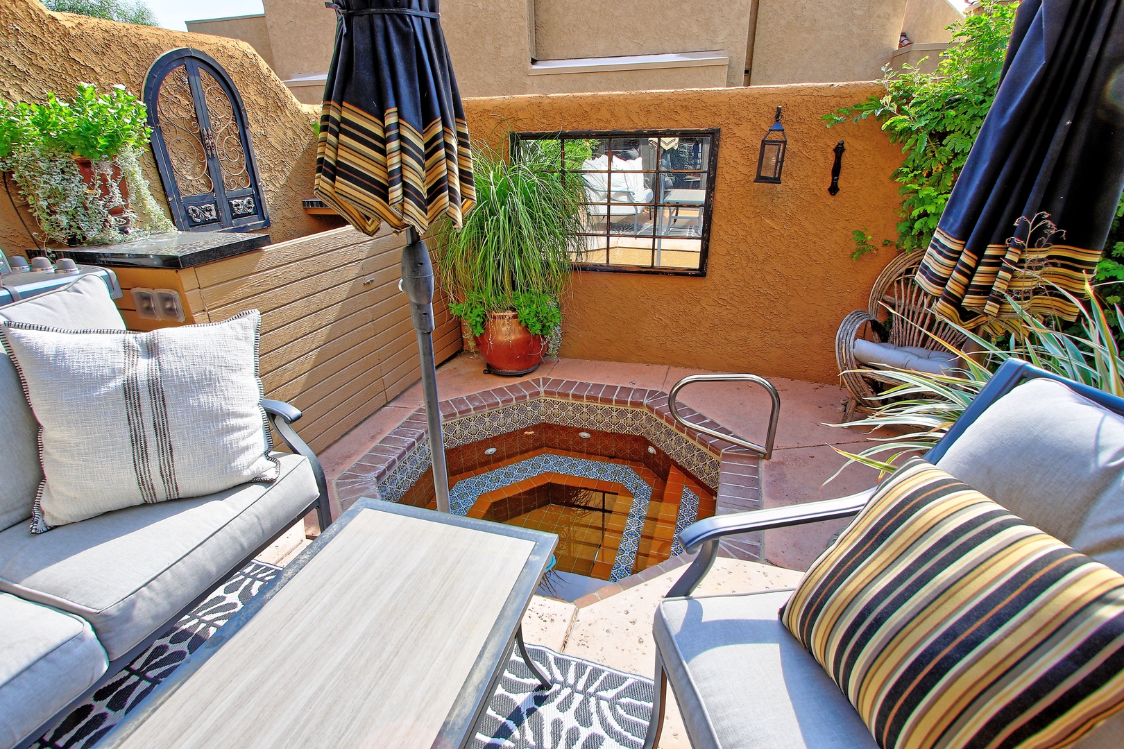 Courtyard has Spa and Seating