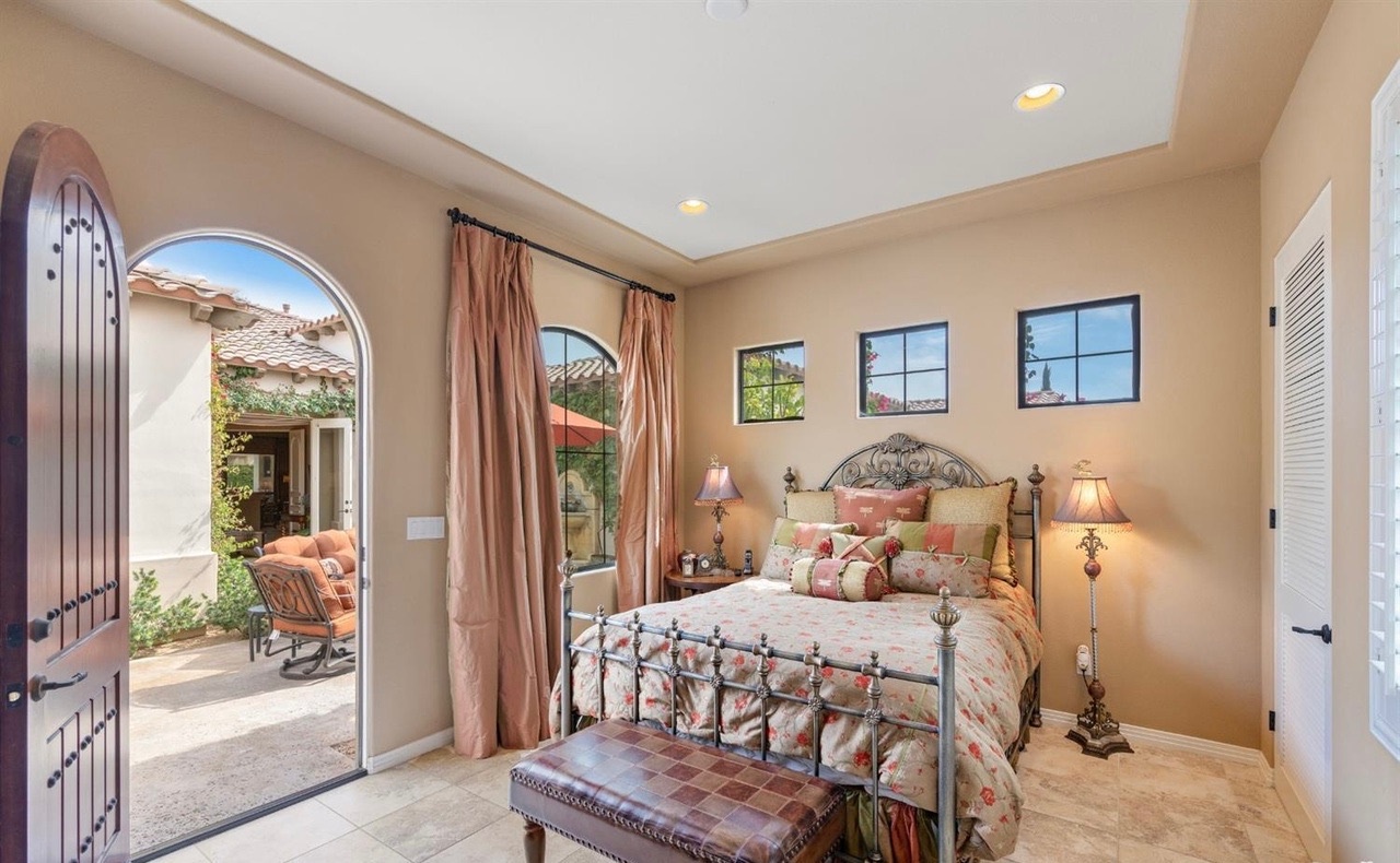 Private Casita with Queen Bed