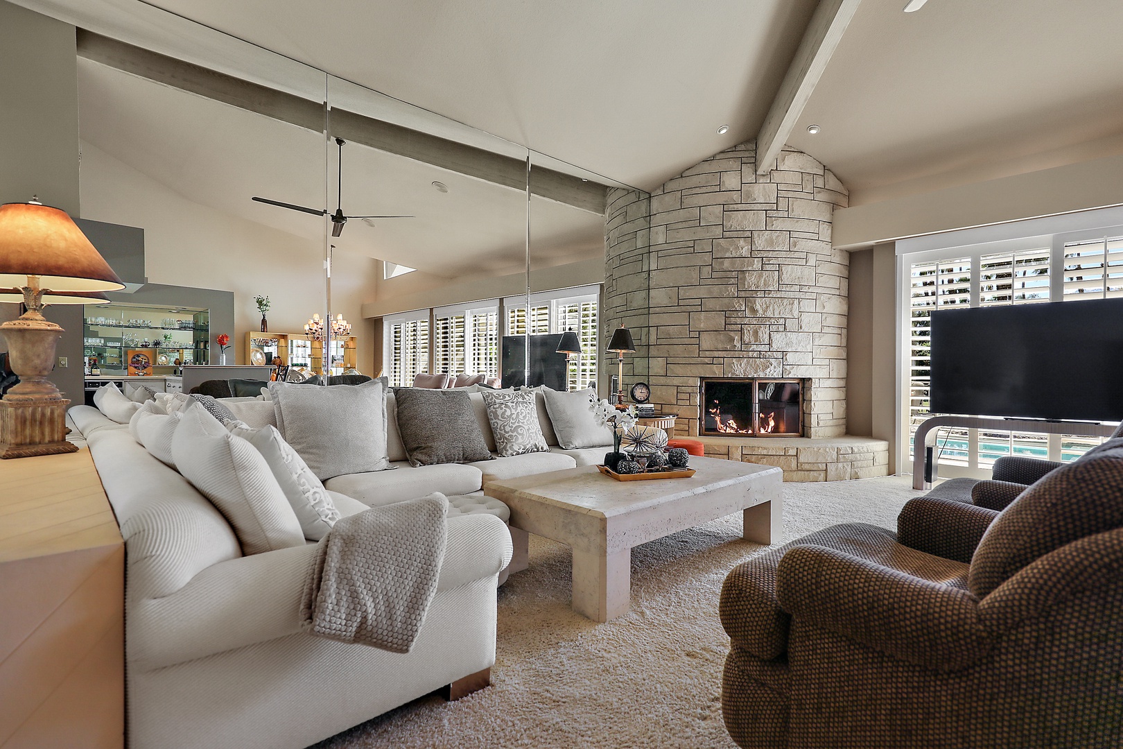 Beautiful Living Room w/Gas Fireplace