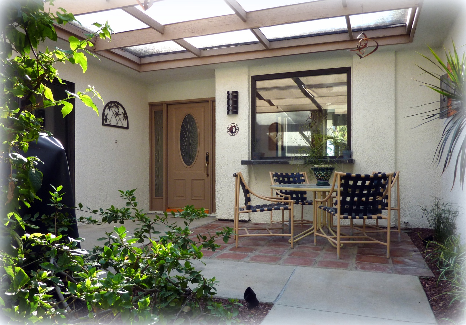 Beautiful Private Entry Courtyard